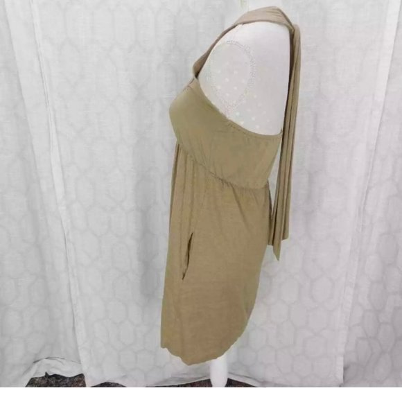 Judith March tan sundress with red flower - Picture 4 of 5